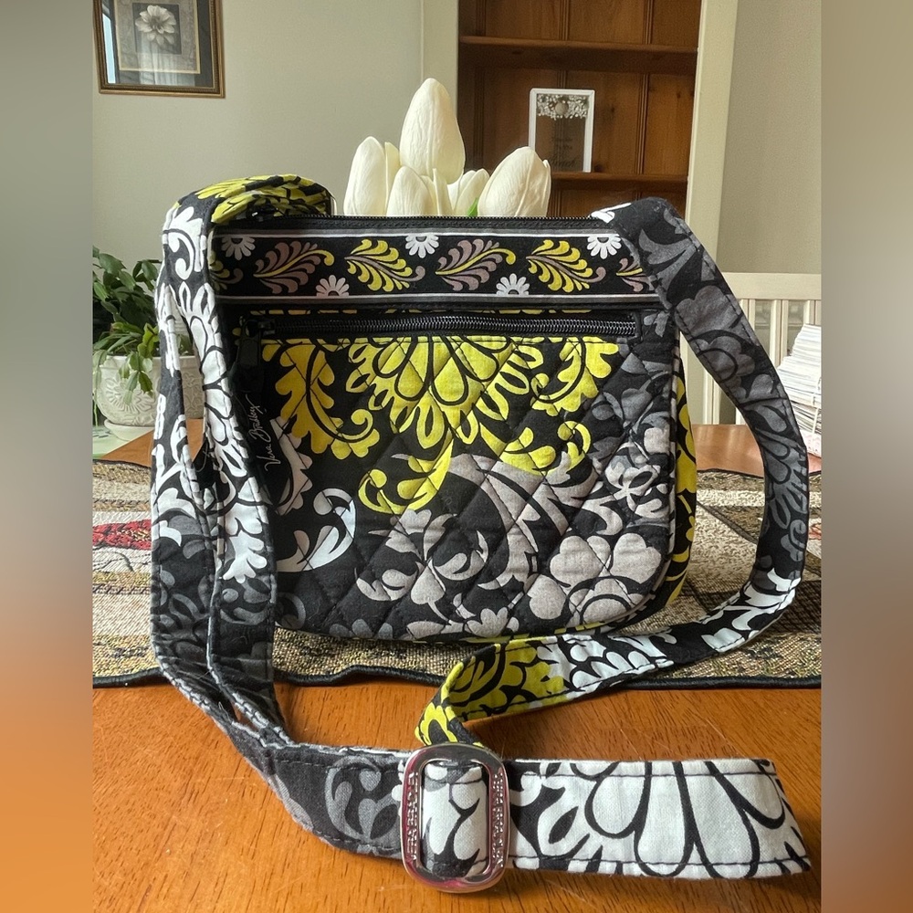 Vera Bradley crossbody in Baroque pattern.